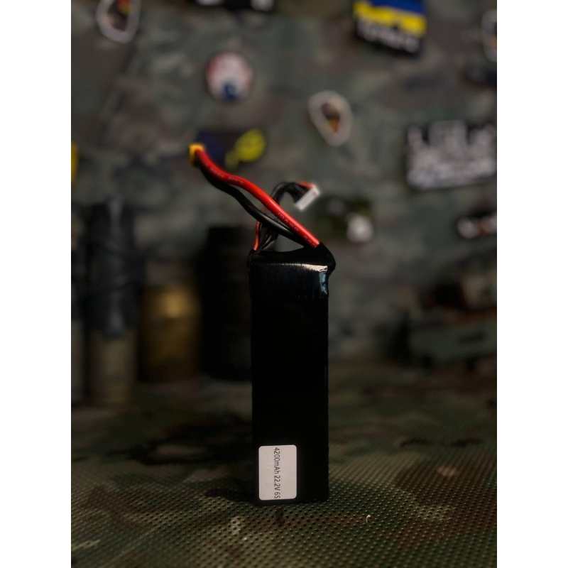 Акумулятор 4200mAh 22.2V 65C LiPo для FPV-дронів, RC-авто та потужної техніки. Вибухова тяга та висока стабільність напруги.